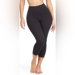 Spanx red hot assets black leggings, size medium